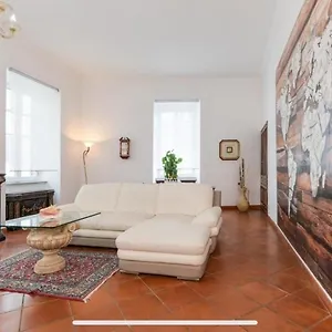Apartament In Front Of Coliseum 2, Rzym